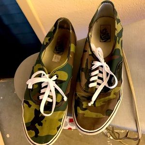 Low top Camo Vans